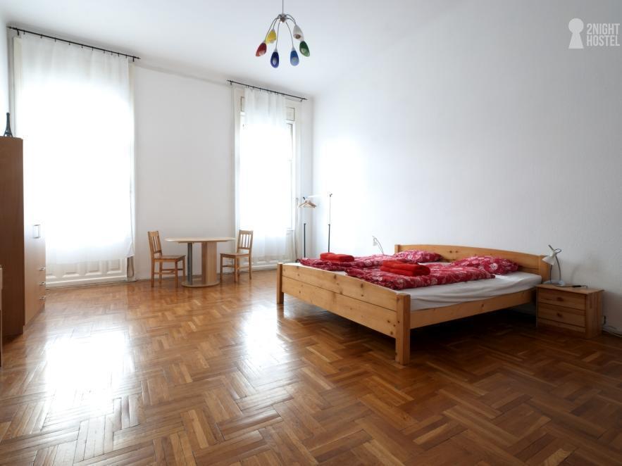 2Night Hostel Budapest Exterior photo