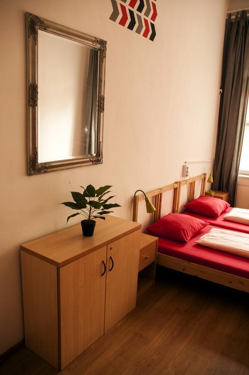 2Night Hostel Budapest Exterior photo