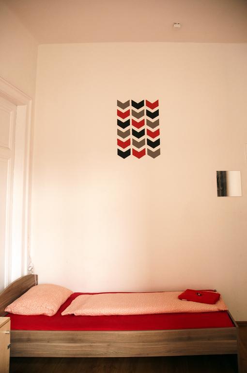 2Night Hostel Budapest Exterior photo
