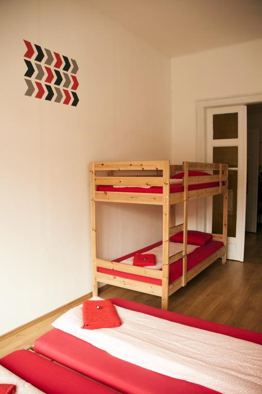 2Night Hostel Budapest Exterior photo