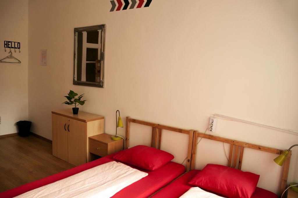 2Night Hostel Budapest Exterior photo