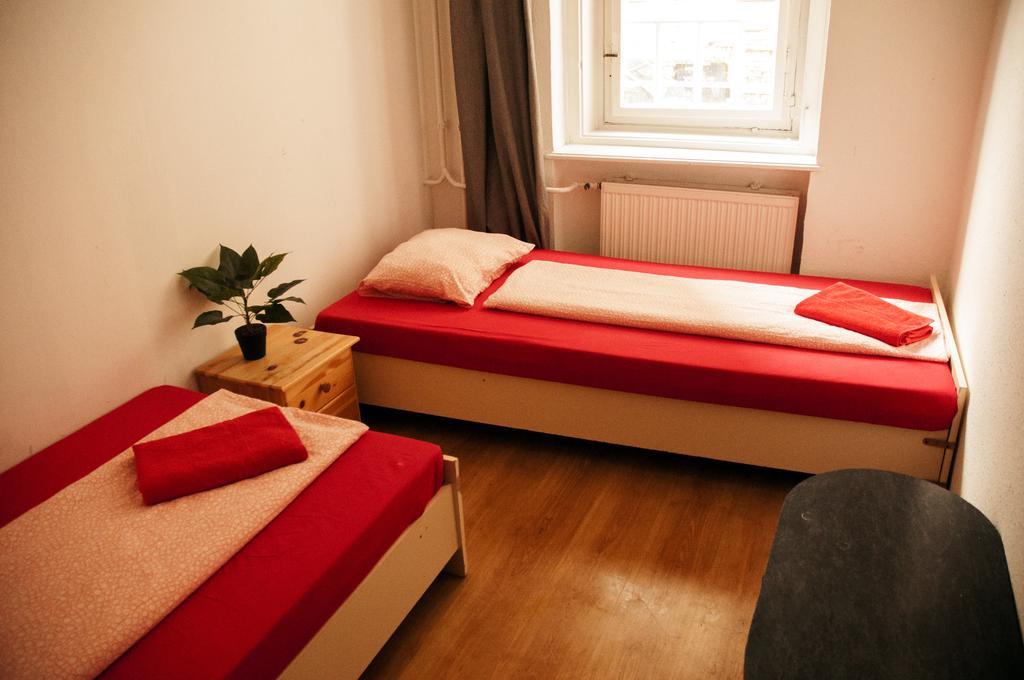 2Night Hostel Budapest Exterior photo