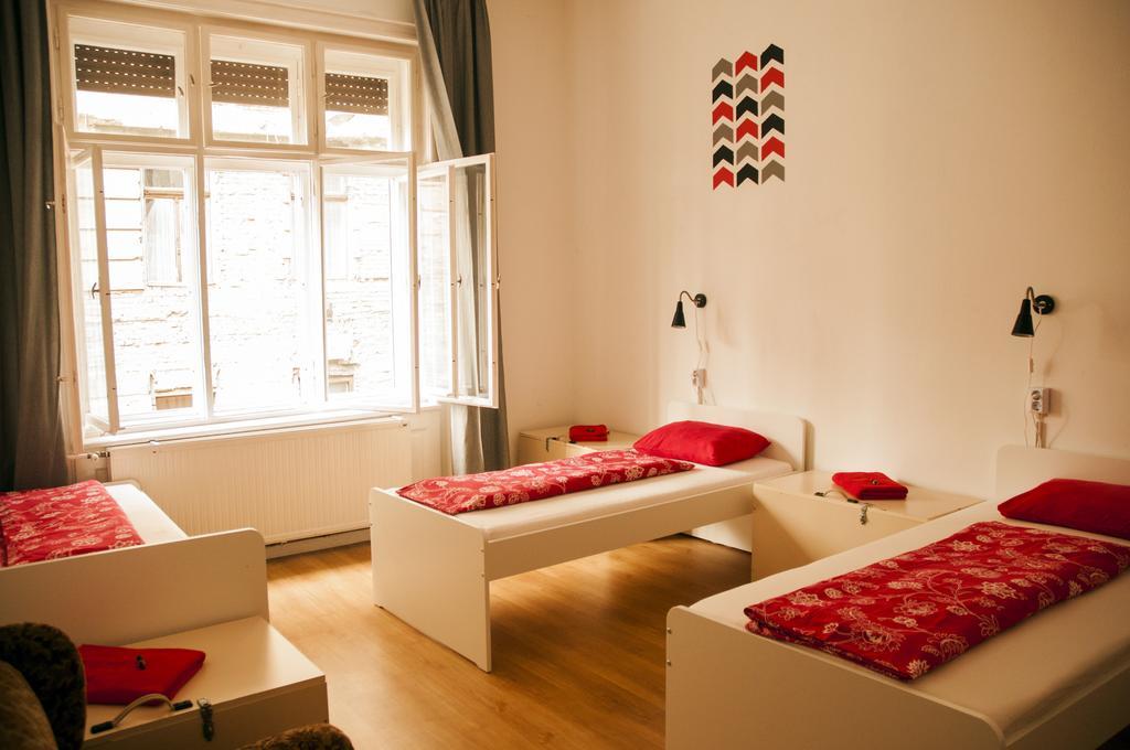 2Night Hostel Budapest Exterior photo