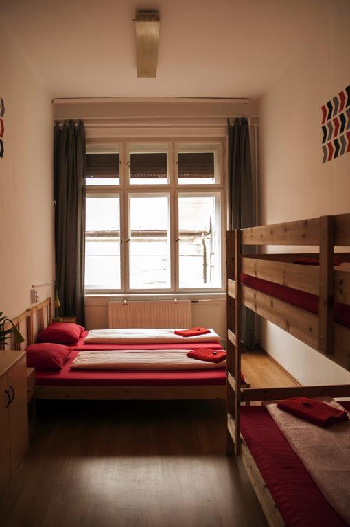 2Night Hostel Budapest Exterior photo