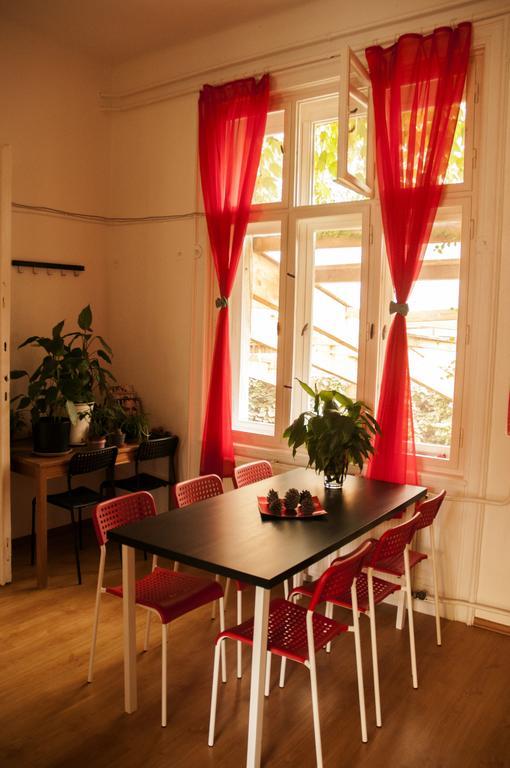 2Night Hostel Budapest Exterior photo